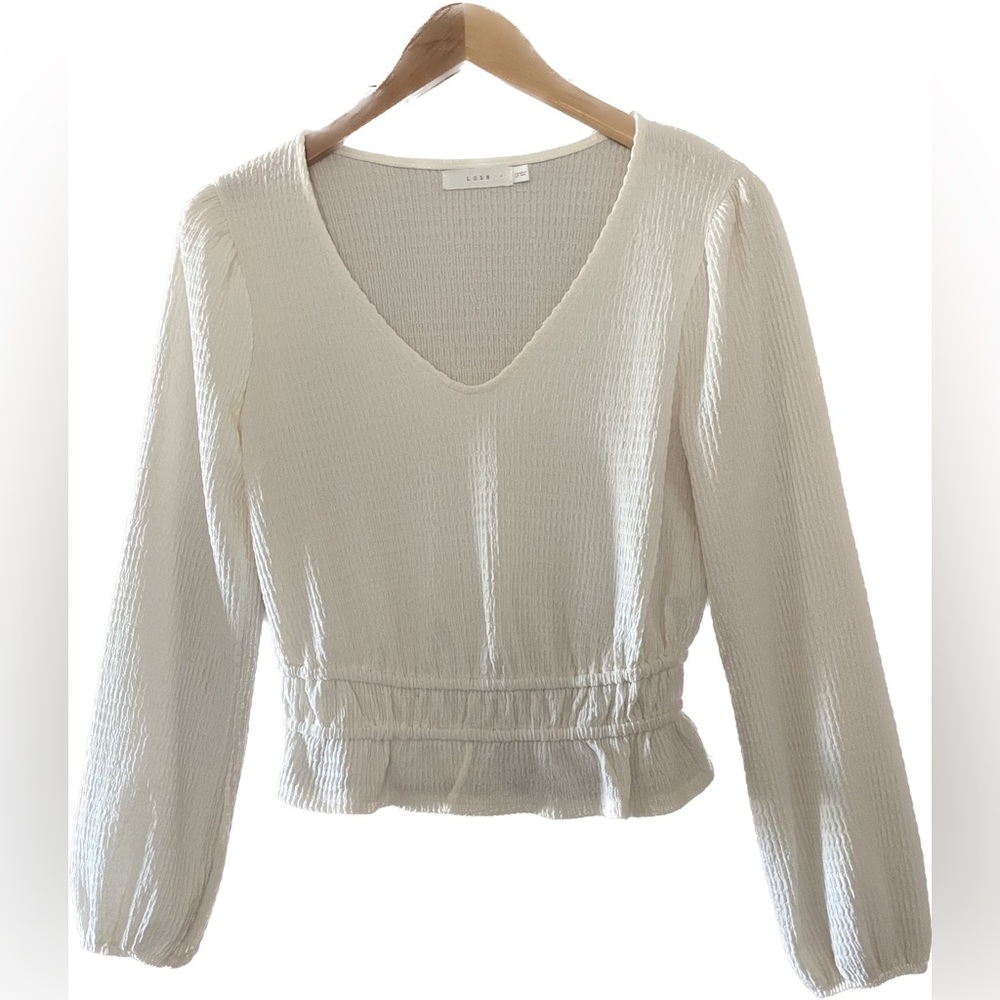 LUSH v neck top in cream size XS EUC